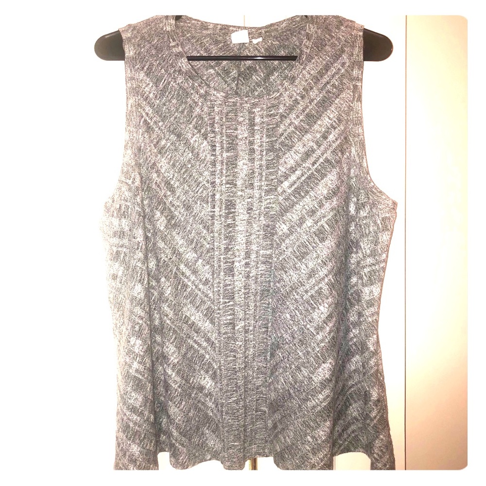 Gap sleeveless top